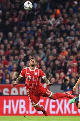 11 04 2018 xjhx Football Champions League FC Bayern Munich Sevilla FC emspor v Jerome Boateng FC Bayern Munich Joaquin Correa Sevilla FC Muenchen