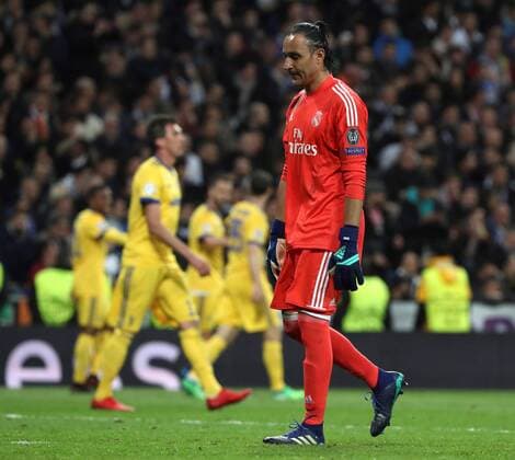 Real Madrid s Costa Rican goalkeeper Keylor Navas reacts after Juventus third goal during the UEFA Champions League quarter final second leg match between Real Madrid and Juventus at the Santiago Bernabeu stadium in Madrid, Spain, 11 April 2018. REAL MADRID VS. JUVENTUS !ACHTUNG: NUR REDAKTIONELLE NUTZUNG!  Copyright: xKikoxHuescax MAD31 20180411-636590825677303328