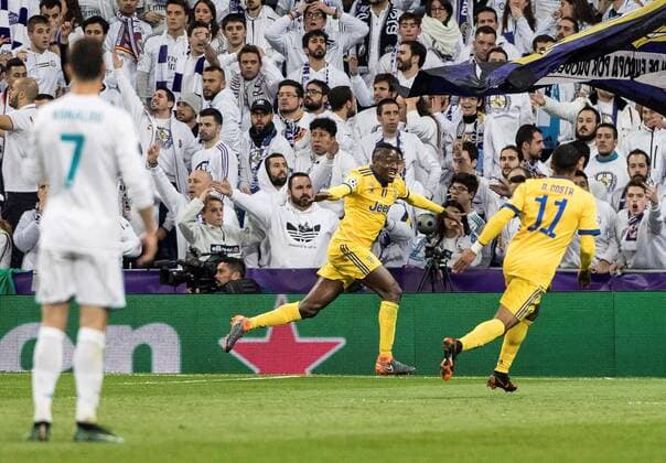 Juventus Blaise Matuidi (C) jubilates the third goal of the team during the UEFA Champions League quarter final second leg match between Real Madrid and Juventus at the Santiago Bernabeu stadium in Madrid, Spain, 11 April 2018. REAL MADRID VS. JUVENTUS !ACHTUNG: NUR REDAKTIONELLE NUTZUNG!  Copyright: xJuanJoxMartinx MAD34 20180411-636590826982598091