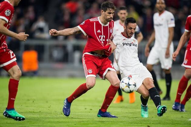 11.04.2018 MONACHIUM, PILKA NOZNA (FOOTBALL), UEFA LIGA MISTRZOW (UEFA CHAMPIONS LEAGUE), SEZON 2017 2018 , 1 4 FINAL (QUARTER-FINALS) MECZ FC BAYERN MONACHIUM - SEVILLA FC (FC BAYERN MUNCHEN - SEVILLA FC) NZ JAVI MARTINEZ PAULO SARABIA FOTO LUKASZ SKWIOT CYFRASPORT NEWSPIX.PL --- Newspix.pl  20180411CSLS0049