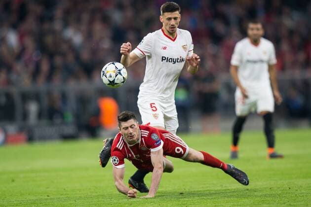 11.04.2018 MONACHIUM, PILKA NOZNA (FOOTBALL), UEFA LIGA MISTRZOW (UEFA CHAMPIONS LEAGUE), SEZON 2017 2018 , 1 4 FINAL (QUARTER-FINALS) MECZ FC BAYERN MONACHIUM - SEVILLA FC (FC BAYERN MUNCHEN - SEVILLA FC) NZ CLEMENT LENGLET ROBERT LEWANDOWSKI FOTO LUKASZ SKWIOT CYFRASPORT NEWSPIX.PL --- Newspix.pl  20180411CSLS0053