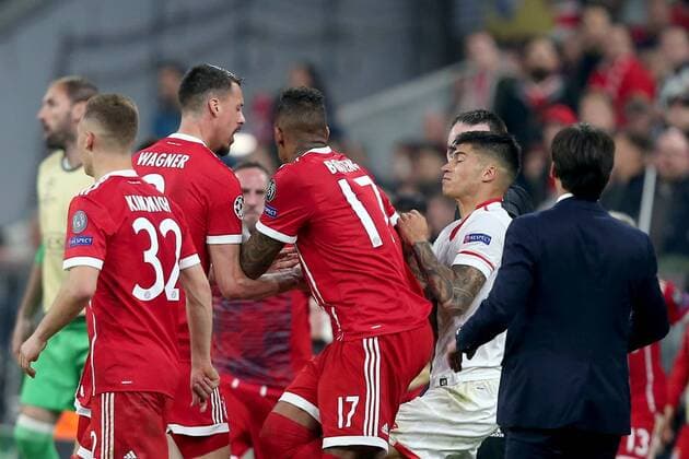 Sandro Wagner FC Bayern Muenchen 2 Scramble with Joaquin Correa FC Sevilla 11 FC Bayern Muenchen vs Sevilla FC Champions League Quarterfinals Soccer 11 04 2018 Muenchen Copyright: xLanger Eibner-Pressefotox EP_HLR