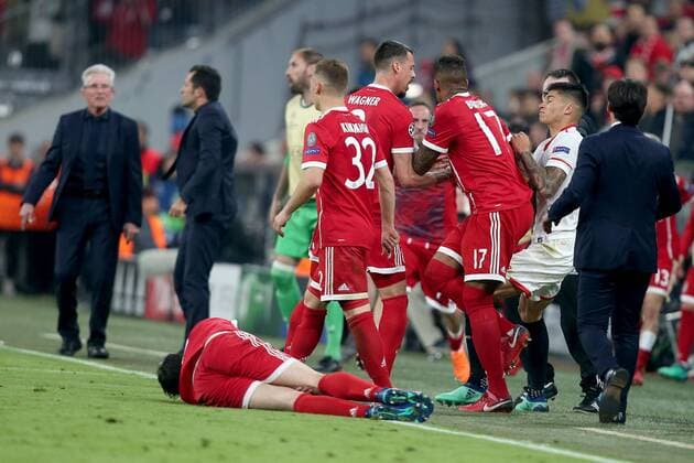 Sandro Wagner FC Bayern Muenchen 2 Scramble with Joaquin Correa FC Sevilla 11 FC Bayern Muenchen vs Sevilla FC Champions League Quarterfinals Soccer 11 04 2018 Muenchen Copyright: xLanger Eibner-Pressefotox EP_HLR