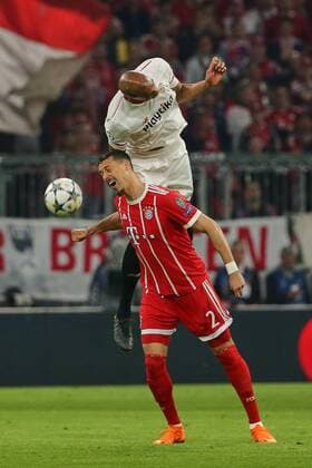 Muenchen Germany 11 04 2018 UEFA Champions League 2017 18 Season Quarter finals Second leg FC Bayern Muenchen Sevilla FC Sandro Wagner FCB and Steven N Zonzi FCS in a duel DeFodi501