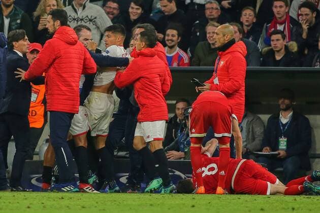 Munich Germany 11 04 2018 UEFA Champions League 2017 18 Season Quarter finals Second leg FC Bayern Munich Sevilla FC Pack formation Joaquin Correa FCS must be held back DeFodi501