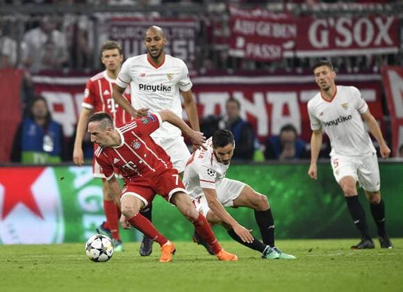 Franck Ribery FC Bayern Munich on the ball FC Bayern Munich FCB vs Sevilla FC UEFA Champions League CL Quarter-finals 2nd leg match 2017 2018 Munich Allianz Arena 11 04 2018 FC Bayern Munich FCB vs Sevilla FC