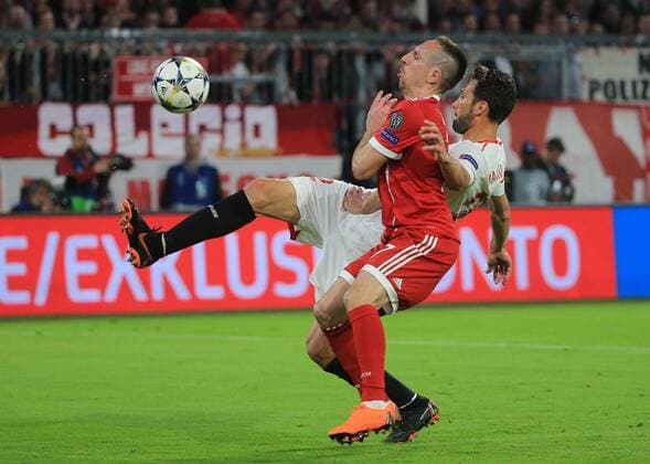 20180411 Quarterfinal CL FC Bayern vs Sevilla FC Allianz Arena Football Sport im Bild Franco Vazquez Sevilla FC vs Franck Ribery FCB