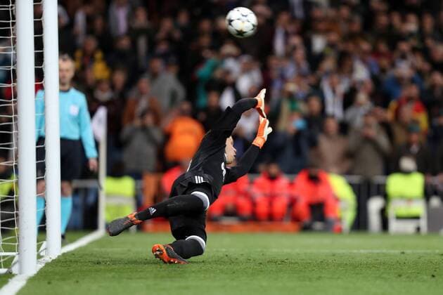 Bilder des Tages - SPORT April 11, 2018 - Madrid, Spain - WOJCIECH SZCZESNY of Juventus tries to make a save during the UEFA Champions League, quarter final, 2nd leg football match between Real Madrid CF and Juventus FC on April 11, 2018 at Santiago Bernabeu stadium in Madrid, Spain Football - UEFA Champions League - Real Madrid CF vs Juventus FC  - ZUMAb169 20180411_zaa_b169_011 Copyright: xManuelxBlondeau Aop.Pressx
