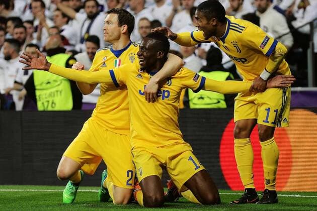(180412) -- MADRID, April 12, 2018 -- Juventus Blaise Matuidi (C) celebrates after scoring with teammates during the UEFA Champions League quarterfinal second leg soccer match between Spanish team Real Madrid and Italian team Juventus in Madrid, Spain, on April 11, 2018. Juventus won 3-1. Real Madrid advanced to the semifinal with 4-3 on aggregate.Edward Peters Lopez) (SP)SPAIN-MADRID-SOCCER-UEFA CHAMPIONS LEAGUE- REAL MADRID VS JUVENTUS EdwardxPeterxLopez 