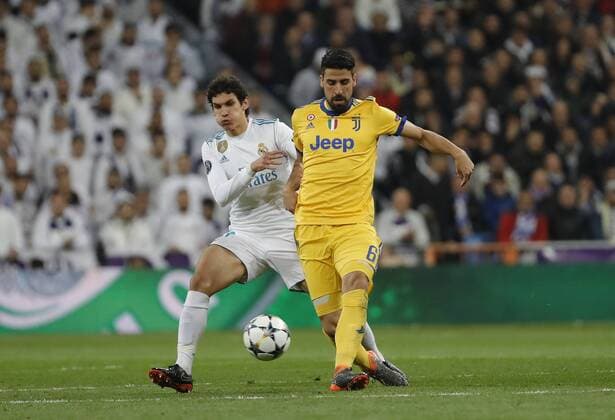 Partido de vuelta de cuartos de final de la Champions League disputado entre Real Madrid y Juventus. En la imagen, Vallejo y Khedira. Last 8 Champions League match played between Real Madrid and Juventus. In this picture, Vallejo and Khedira. 