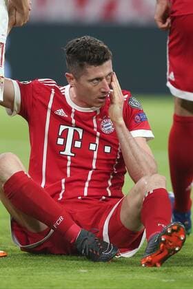 Robert Lewandowski Bayern Muenchen 9 kicks in the eye FC Bayern Munich vs Sevilla FC Champions League Quarterfinals Football 11 04 2018 Muenchen Copyright: xLanger Eibner-Pressefotox EP_HLR