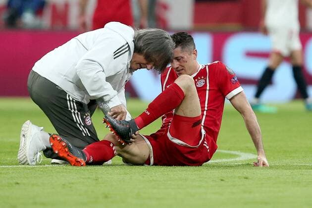Doctor Hans Wilhelm Mueller Wohlfahrt Robert Lewandowski Bayern Munich 9 FC Bayern Muenchen vs Sevilla FC Champions League Quarterfinals Football 11 04 2018 Muenchen Copyright: xLanger Eibner-Pressefotox EP_HLR