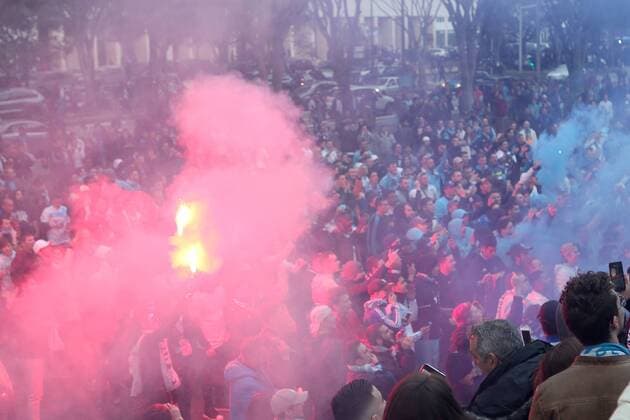 Olympique fans celebrating in front of the stadium with Bengali pyrotechnics in front of the stadium Olympique Marseille vs RB Leipzig UEFA Europa League quarter-final match football 12 04 2018 Marseille Copyright: xLanger Eibner-Pressefotox EP_HLR
