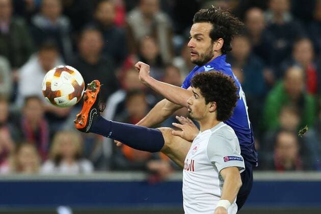 SOCCER - EL, RBS vs Lazio SALZBURG,AUSTRIA,12.APR.18 - SOCCER - UEFA Europa League, quarterfinal, Red Bull Salzburg vs SS Lazio. Image shows Marco Parolo (Lazio) and Andre Ramalho (RBS). GEPAxpictures xMathiasxMandl