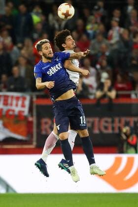 SOCCER - EL, RBS vs Lazio SALZBURG,AUSTRIA,12.APR.18 - SOCCER - UEFA Europa League, quarterfinal, Red Bull Salzburg vs SS Lazio. Image shows Luis Alberto (Lazio) and Andre Ramalho (RBS). GEPAxpictures xChristianxWalgram
