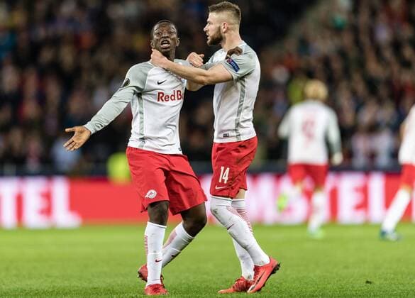 12.04.2017 Red Bull Arena Salzburg UEFA Champions League Final FC Salzburg vs SS Lazio Roma Quarter-Finals Tie-Ups vl Amadou Haidara FC Valon Berisha FC Salzburg during the UEFA Europa League second leg match between FC Salzburg and SS Lazio Roma at the Red Bull Arena in Salzburg Austria on 2018 04 12 Salzburg  EX_ADE