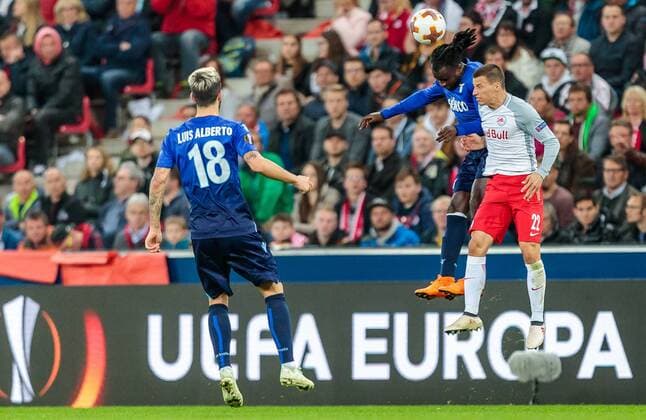 12.04.2017 Red Bull Arena Salzburg UEFA Champions League Final FC Barcelona vs SS Lazio Roma Quarter-Finals Tie-Back Luis Alberto SS Lazio Roma Jordan Lukaku SS Lazio Roma Stefan Lainer FC Salzburg UEFA Champions League Finals Salzburg vs. SS Lazio Roma at the Red Bull Arena Salzburg Austria on 2018 04 12 Salzburg Copyright: xEibner-Pressefoto EXPA Feichterx EP_fei