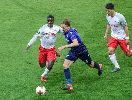 12-04-2018 Red Bull Arena Salzburg UEFA Champions League Final FC Barcelona vs SS Lazio Roma Quarter-finals Tie-up pictured Amadou Haidara FC Salzburg Lucas SS Lazio Hee Chan Hwang FC Salzburg during the UEFA Europa League quarter-final match between FC Salzburg and SS Lazio Roma at the Red Bull Arena Salzburg Austria on 2018 04 12 Salzburg Copyright: xHuber Eibner-Pressefotox EP_mhu