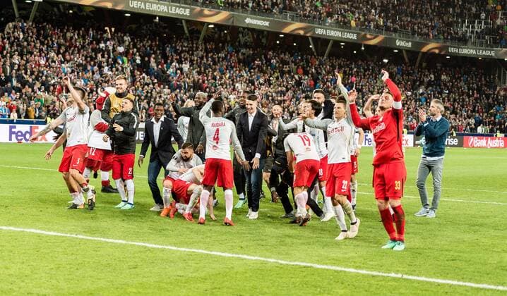 12 04 2018 Red Bull Arena Salzburg UEFA Champions League - El Salvador vs SS Lazio Roma Quarter-finals The picture rejoices over the promotion to the semifinals during the UEFA Europa League quarter-final match between FC Salzburg and SS Lazio Roma at the Red Bull Arena in Salzburg Austria on 2018 04 12 Salzburg  EX_ADE