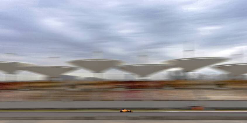 A F1 driver steers his car during a practice session for the 2018 Formula 1 Chinese Grand Prix at the Shanghai International Circuit in Shanghai, China, 13 April 2018. F1 drivers in full swing for Chinese Grand Prix in practice session  20180413_06037