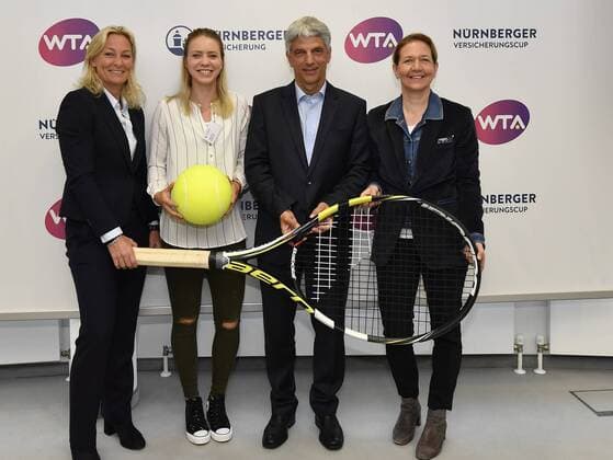 13 04 2018 Tennis WTA Tournament NÜRNBERGER Insurance Cup 2018 Press Conference Press Conference Presentation Player field from left Barbara Rittner Tournament Ambassador Katharina Hobgarski Dr Armin Zitzmann Chairman NÜRNBERGER Insurance Sandra Reichel Tournament Director