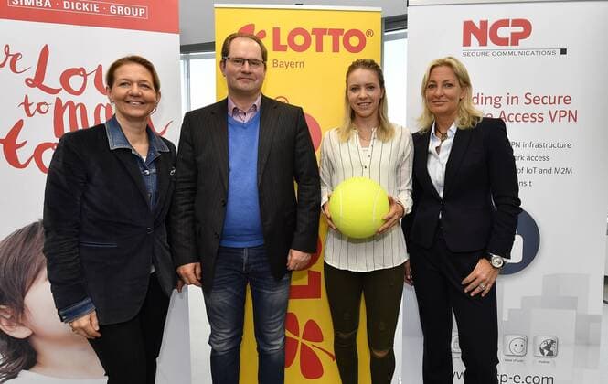 13 04 2018 Tennis WTA Tournament NÜRNBERGER Insurance Cup 2018 Press Conference Presentation Player Field Group photo with Sandra Reichel Tournament Director Katharina Hobgarski Barbara Rittner Tournament ambassador with a representative of the sponsor LOTTO BAYERN