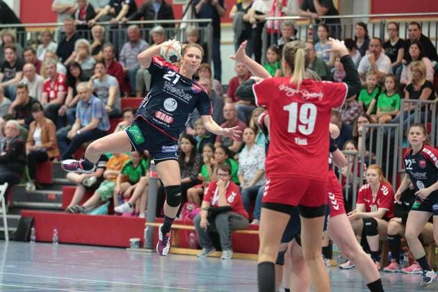 Handball in Saskia Putzke 21 H2Ku Herrenberg Eibner Press photo Ulrich Scherbaum Mainz Budenheim Copyright: xEibner-Pressefoto UlrichxScherbaumx EP_usm