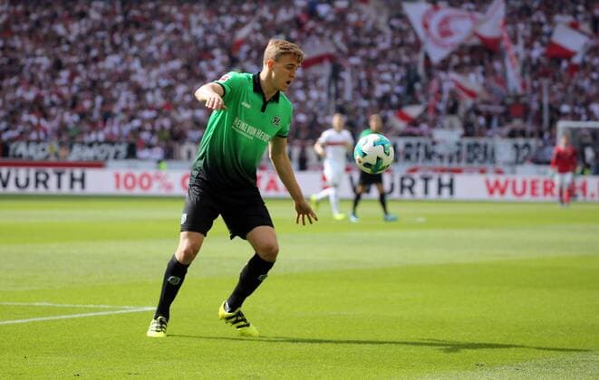 VfB Stuttgart Hannover 96 Germany Stuttgart 14 04 2018 Soccer Bundesliga Season 2017 2018 30 Round VfB Stuttgart Hannover 96 Timo Hübers Hannover 96