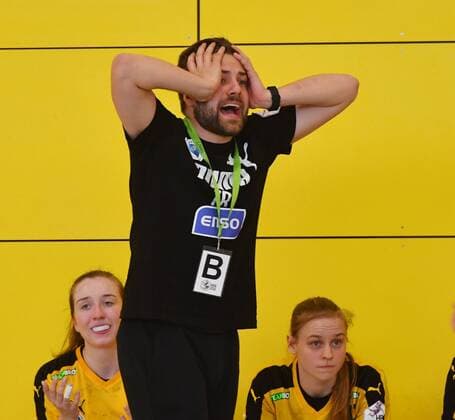 Coach Maximilian Busch Rödertal handball club Rödertal against Neckarsulmer Sport Union Neckarsulm Handball 1 League of Women 1 Bundesliga Rödertalbienen HCR Großröhrsdorf season 2017 2018 14 04 2018