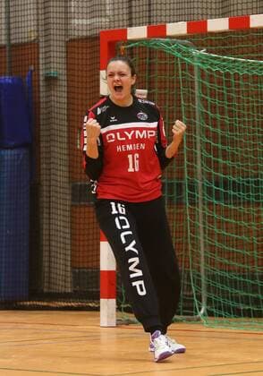 BAU 14 04 2018 Ostfildern Handball TV Nellingen vs SG BBM Bietigheim Nicole Roth BBM cheers and clenched his fists