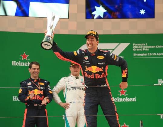 Daniel Ricciardo Red Bull Racing celebrates his victory with Cup Grand Prix of China 2018 Race Motorsport Formula 1 15 04 2018 Shanghai Copyright: xIllman Eibner-Pressefotox EP_ANS