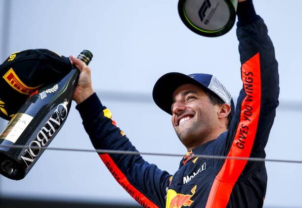 Shanghai: Motorsports: Formula 1 2018 Heineken Chinese Grand Prix Chinese Formula One Grand Prix Shanghai Circuit in Shanghai, China. 3 Daniel Ricciardo (AUS, Red Bull Racing), Shanghai China
