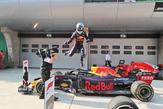 Daniel Ricciardo Red Bull Racing celebrates his victory Grand Prix of China 2018 race Motorsport Formula 1 15 04 2018 Shanghai Copyright: xIllman Eibner-Pressefotox EP_ANS