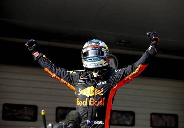 Shanghai: Motorsports: Formula 1 2018 Heineken Chinese Grand Prix Chinese Formula One Grand Prix Shanghai Circuit in Shanghai, China. 3 Daniel Ricciardo (AUS, Red Bull Racing), Shanghai China