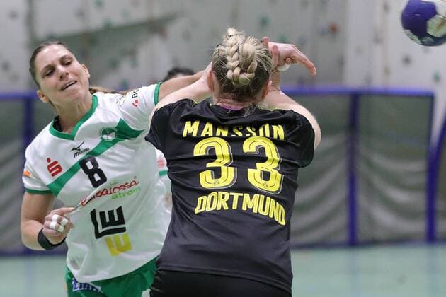 vl Karin Weigelt FRESH ON Women and Nadja Mansson BVB Handball GER 1 League Handball Women BVB Dortmund FAG Goeppingen Dortmund Copyright: xEIBNER Wolfgang_Stummbilligx EP_EER
