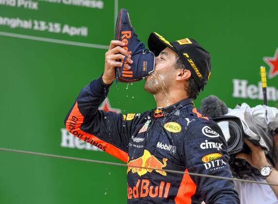 Shanghai: Motorsports: Formula 1 2018 Heineken Chinese Grand Prix Chinese Formula One Grand Prix Shanghai Circuit in Shanghai, China. 3 Daniel Ricciardo (AUS, Red Bull Racing), Shanghai China