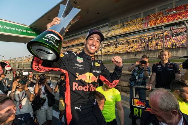 Daniel Ricciardo Red Bull Racing celebrates his victory with Cup Grand Prix of China 2018 Race Motorsport Formula 1 15 04 2018 Shanghai Copyright: xIllman Eibner-Pressefotox EP_ANS