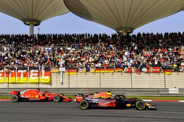 Shanghai: Motorsports: Formula 1 2018 Heineken Chinese Grand Prix Chinese Formula One Grand Prix Shanghai Circuit in Shanghai, China. 3 Daniel Ricciardo (AUS, Red Bull Racing), , 5 Sebastian Vettel (GER, Scuderia Ferrari) Shanghai China