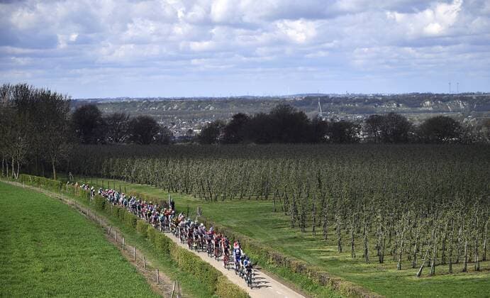 Illustration picture shows the pack of riders in action during the Amstel Gold Race one day cycling race, 263 km from Maastricht to Valkenburg, The Netherlands, Sunday 15 April 2018. ERICxLALMAND  x05329974x