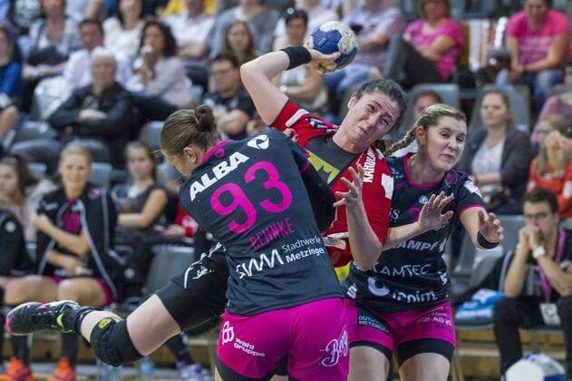 Handball Bundesliga TSV Bayer 04 Leverkusen vs TuS Metzingen 26 24 Handball Bundesliga TSV Bayer 04 Leverkusen vs TuS Metzingen 26 24 at 15 4 2018 Leverkusen Ostermann Arena Germany Photo Ralf Kardes Julia Behnke 93 KM Elf Jenny Karolius 14 KM Nickname Flummi Marlene Zapf 2 RA RR xrkx