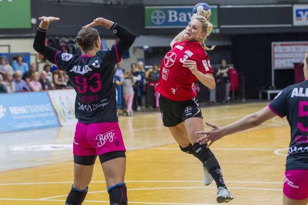Handball Bundesliga TSV Bayer 04 Leverkusen vs TuS Metzingen 26 24 Handball Bundesliga TSV Bayer 04 Leverkusen vs TuS Metzingen 26 24 at 15 4 2018 Leverkusen Ostermann Arena Germany Photo Ralf Kardes Julia Behnke 93 KM Elf Civil Jurgutyte 3 RM xrkx