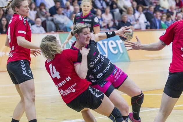 Handball Bundesliga TSV Bayer 04 Leverkusen vs TuS Metzingen 26 24 Handball Bundesliga TSV Bayer 04 Leverkusen vs TuS Metzingen 26 24 at 15 4 2018 Leverkusen Ostermann Arena Germany Photo Ralf Kardes Elf Anna Seidel 4 KM Marlene Zapf 2 RA RR xrkx