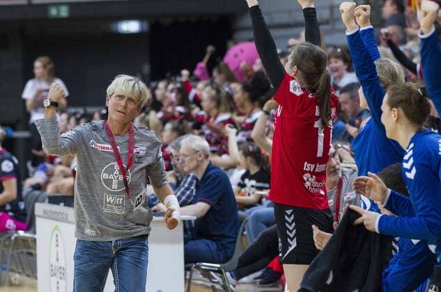 Handball Bundesliga TSV Bayer 04 Leverkusen vs TuS Metzingen 26 24 Handball Bundesliga TSV Bayer 04 Leverkusen vs TuS Metzingen 26 24 am 15 4 2018 Leverkusen Ostermann Arena Germany Photo Ralf Kardes Elf Trainer Renate Wolf xrkx