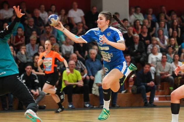 HC Leipzig vs HV Chemnitz 3 League East 15 04 2018 Handball Women 3 League East Season 2017 2018 21 Round of the League HC Leipzig vs HV Chemnitz 29 28 at 15 04 2018 in the Sports Hall Bruederstrasse Pictured page Francisca BUTH 23 HCL xjkx