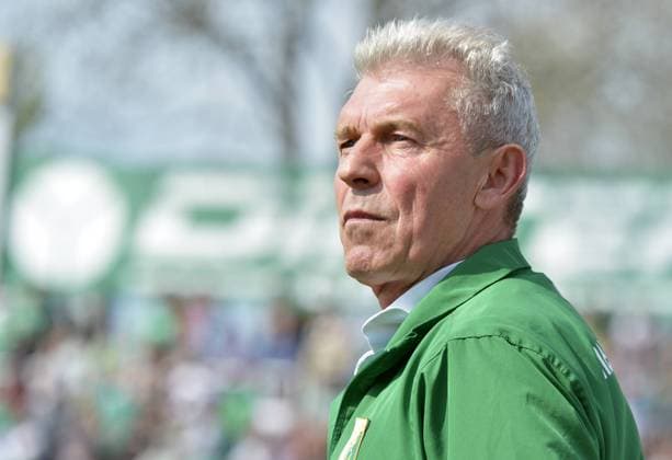 Football Regionalliga 2017 18 29 Matchday BSG Chemie Leipzig BFC Dynamo Berlin 15 04 2018 Chemistry coach Dietmar Demuth looks thoughtfully on the match Leipzig Saxony Germany