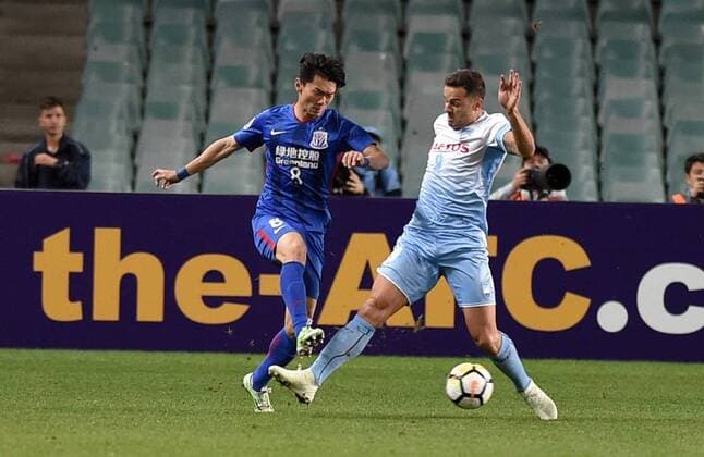SYDNEY, AUSTRALIA - APRIL 17: Zhang Lu 8 of Shanghai Shenhua kicks the ball during the AFC Champions League Group H match between Sydney FC and Shanghai Shenhua at the Sydney Football Stadium on April 17, 2018 in Sydney, Australia.  Copyright: xVCGx CFP111150615488 