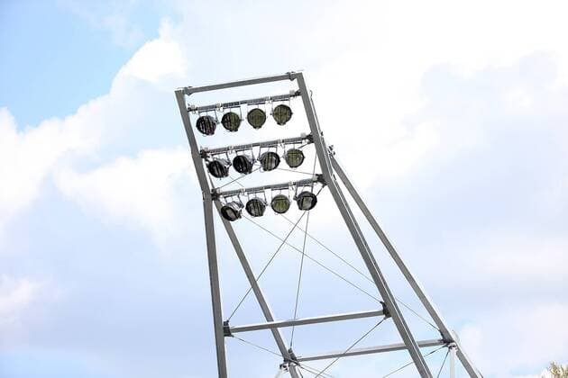 v li Floodlight system Floodlight mast Symbolfoto Symbolbild Feature Soccer 3 Liga Hallescher FC FC Würzburger Kickers xfsx