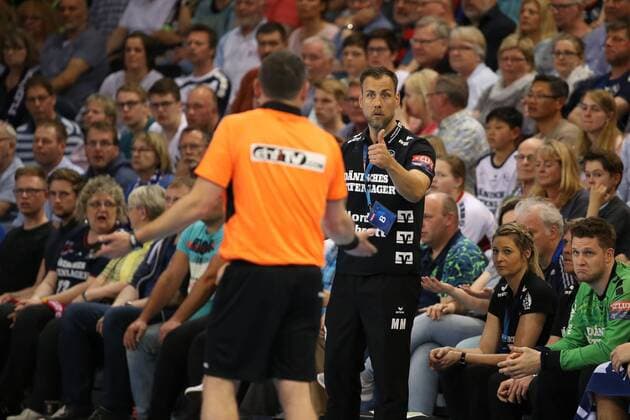 SG Flensburg Handewitt Montpellier HB EHF Champions League Flensburg 18 04 18 Flensburg 18 04 18 Sport Handball VELUX EHF Champions League Season 2017 2018 Quarterfinals SG Flensburg Handewitt Montpellier HB Maik Machulla SG Flensburg Handewitt coach gesticulates xmmkx
