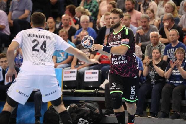 SG Flensburg Handewitt Montpellier HB EHF Champions League Flensburg 18 04 18 Flensburg 18 04 18 Sport Handball VELUX EHF Champions League Season 2017 2018 Quarterfinals SG Flensburg Handewitt Montpellier HB Jacob Heinl SG Flensburg Handewitt 21 Baptiste Bonnefond Montpellier HB 24 xmmkx