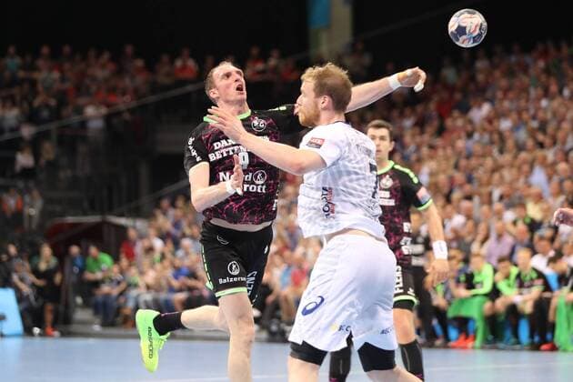 SG Flensburg Handewitt Montpellier HB EHF Champions League Flensburg 18 04 18 Flensburg 18 04 18 Sport Handball VELUX EHF Champions League Season 2017 2018 Quarterfinals SG Flensburg Handewitt Montpellier HB Holger Glandorf SG Flensburg Handewitt 09 Jonas Truchanovicius Montpellier HB 07 xmmkx